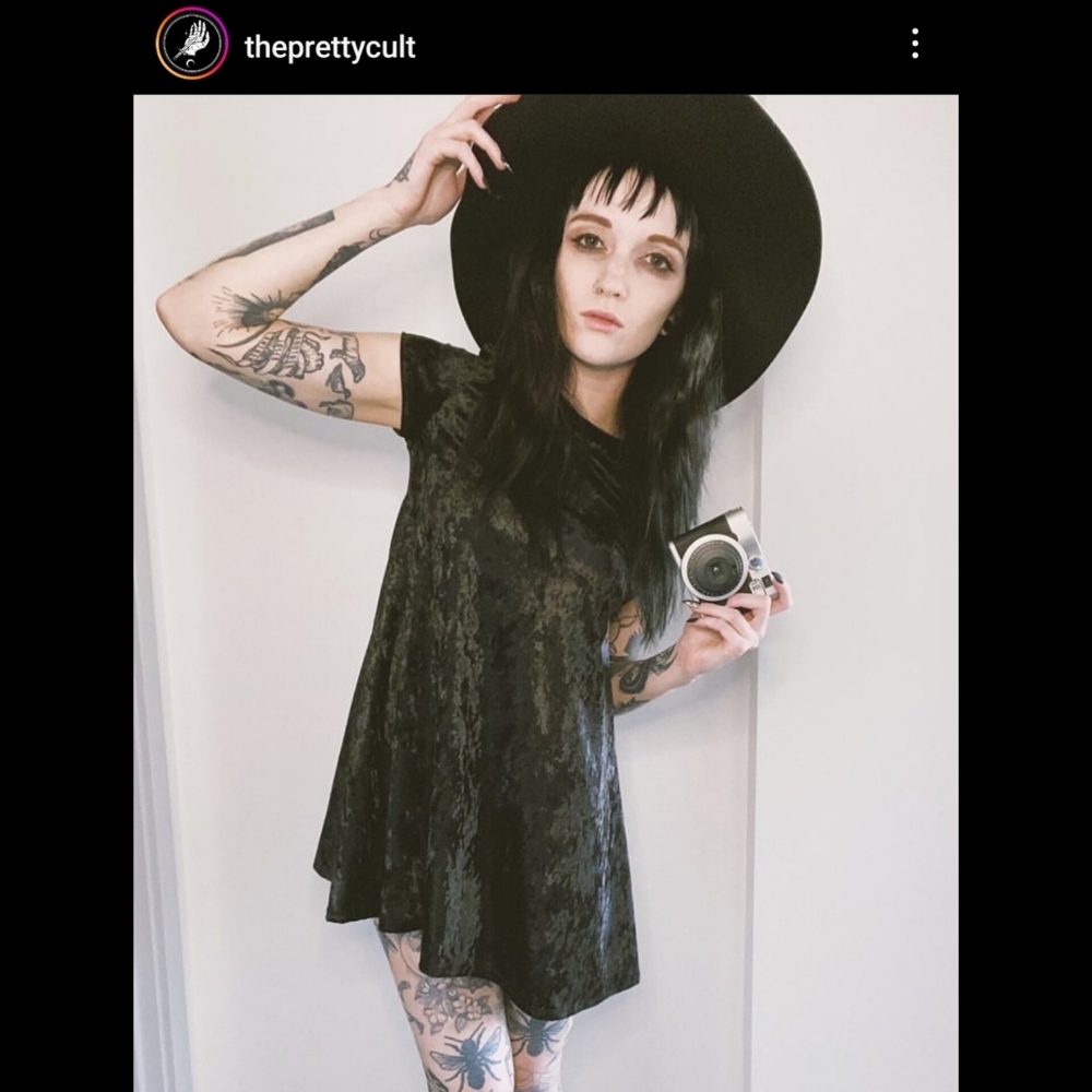 The pretty cult black velvet dress 2x